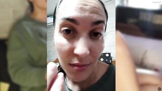 marina4love показала свою волосатую, влажную и мокрую писю с попой