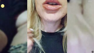 kukohubo показала свою сочную и мокрую писю