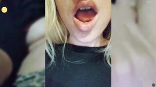 kukohubo показала свою сочную и мокрую писю