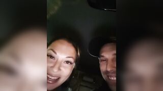 Показала сиски охраннику магазина и прохожему дала потрогать.