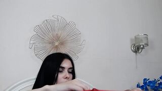 anniescents aka KarolinaParadis