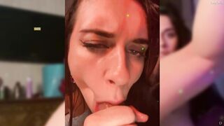 nektarinkapro дрочит игрушкой свою писю, а потом сосет ее