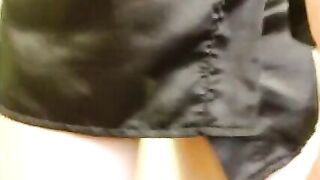 Grafinnya посцала в свой любимый пластмассовый графинчик