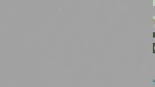 секси брюнетка