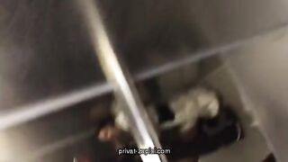 минетчица Ирина в лифте