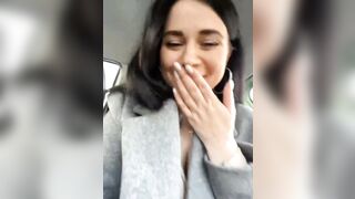 Happy_Doll кончает в машине