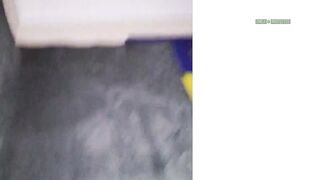 alinaor4ikova дрочит немного игрушкой свою писю