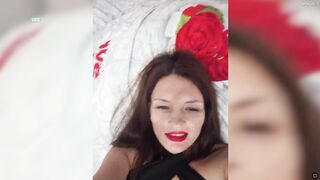 allisonxstar дрочит немного пальчиками свою писю