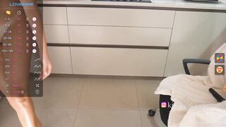 Василисушка наяривает пиздёнку