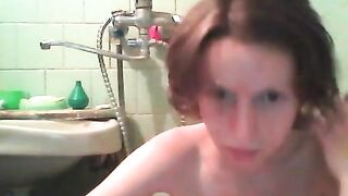 Баунти бреет брови)