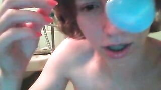 Баунти бреет брови)