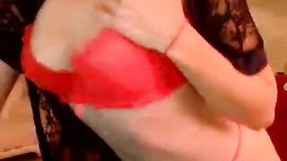 irma76 обильно кончает