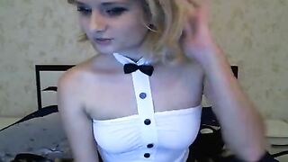 kissunchik раздвигает ножки