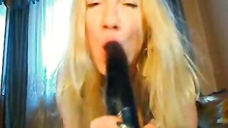 helga4u разносит задницу игрухой