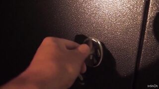 Возвращается муж из командировки