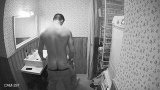 SpyGasm 2019-03-02_Kevin-Amelia_toilet