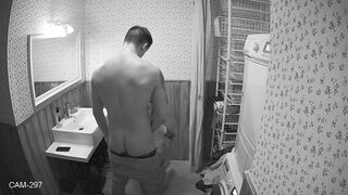 SpyGasm 2019-03-02_Kevin-Amelia_toilet