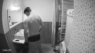 SpyGasm 2019-03-02_Kevin-Amelia_toilet