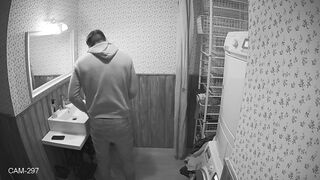 SpyGasm 2019-03-02_Kevin-Amelia_toilet