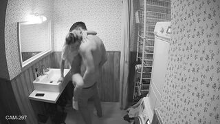 SpyGasm 2019-03-02_Kevin-Amelia_toilet