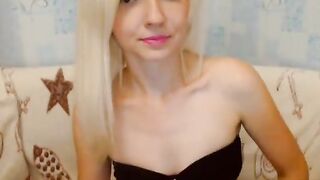 YourLerika анус пальчиком дрочнула