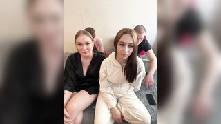 ДЕВИЦА ОТСОСАЛА