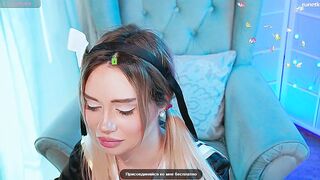 -ANN мастурбирует