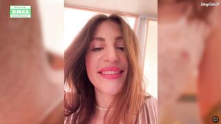 milashanyasha дрочит немного черным вибратором свою волосатенькую писю. Часть I