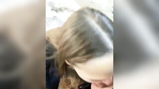 Сосет на заброшке