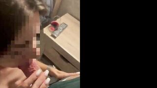 Жена шлюха сосет любовнику