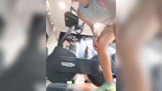 DIVORA в общественном туалете