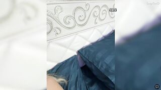 Lovensesgirl немного подрочила черным вибратором свою писю