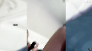 Lovensesgirl немного подрочила черным вибратором свою писю