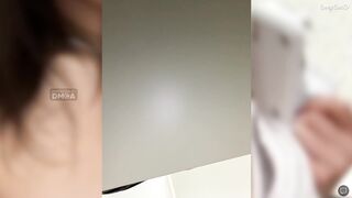 love69me дрочит игрушкой свою писю с пробкой в попе